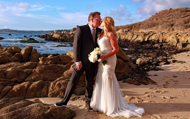 middle state beach couple